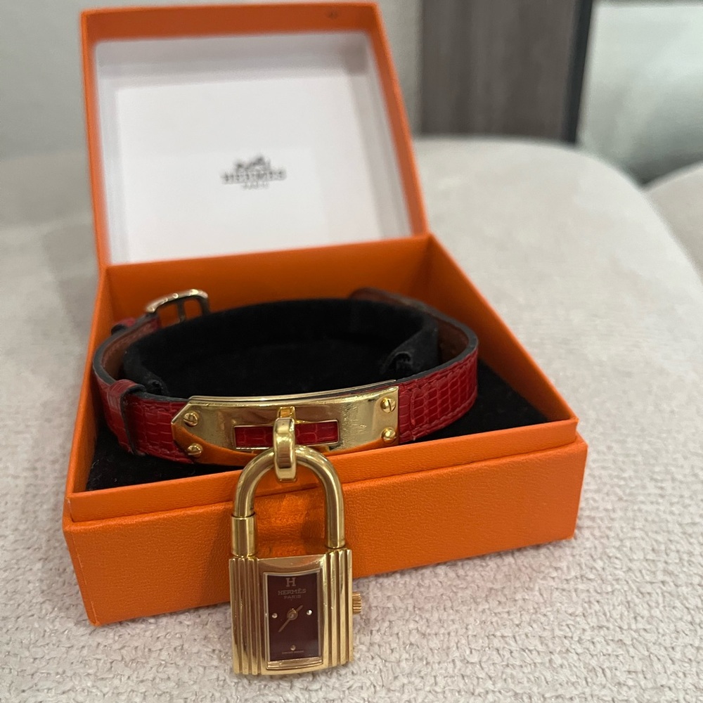 Hermes kelly watch in Red